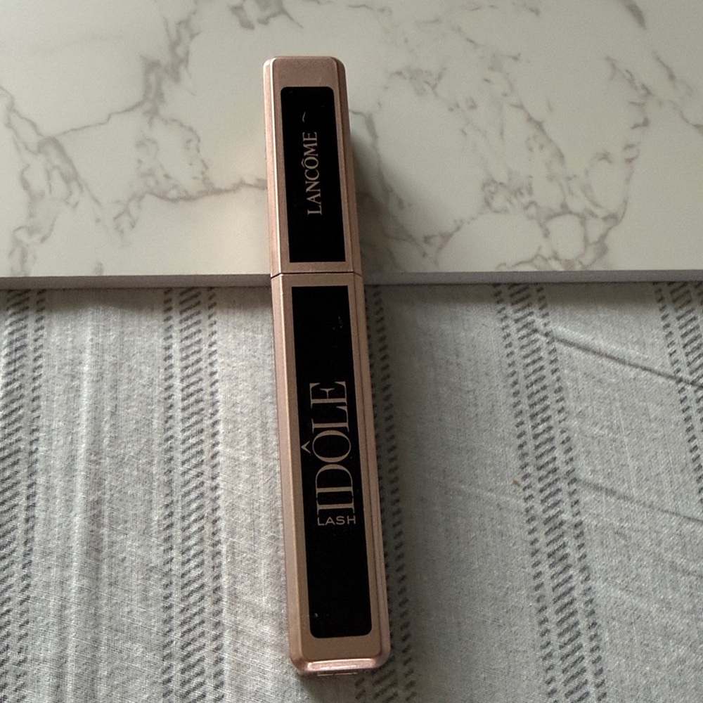 Idôle Lash Mascara - Black and Gold